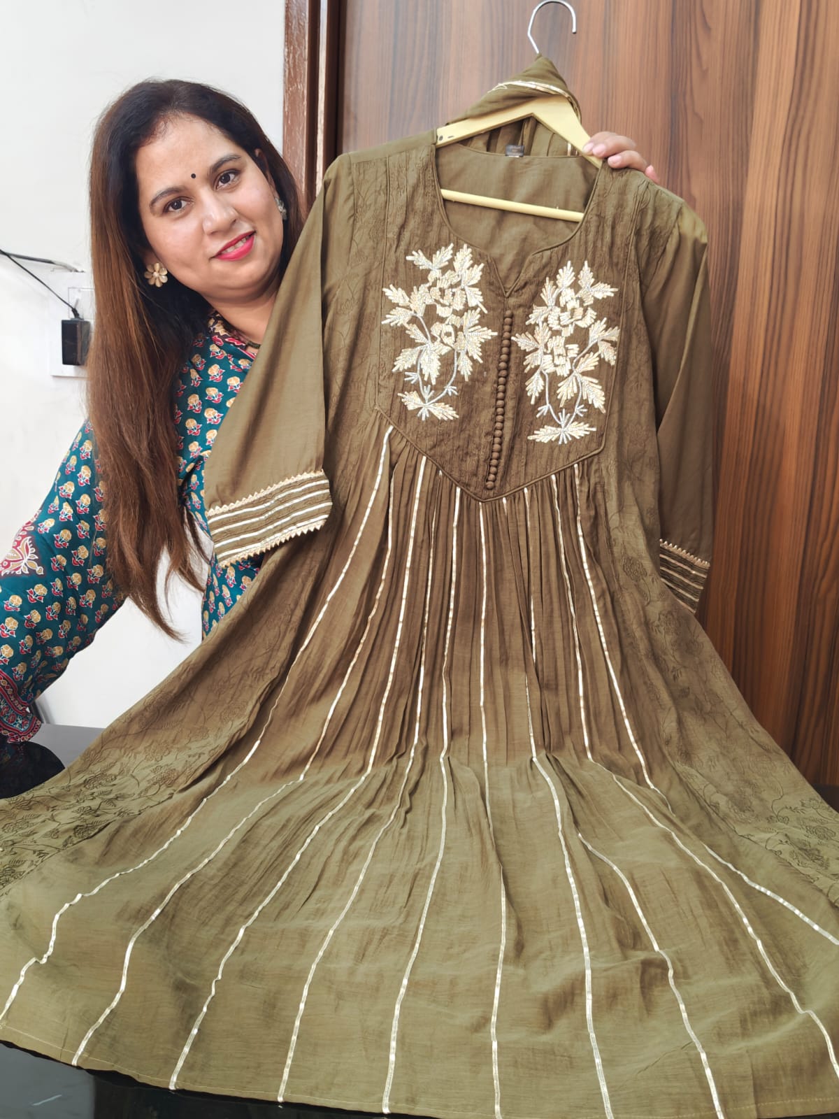 Inaaya caramel beige mul chanderi suit set (INCP 156)