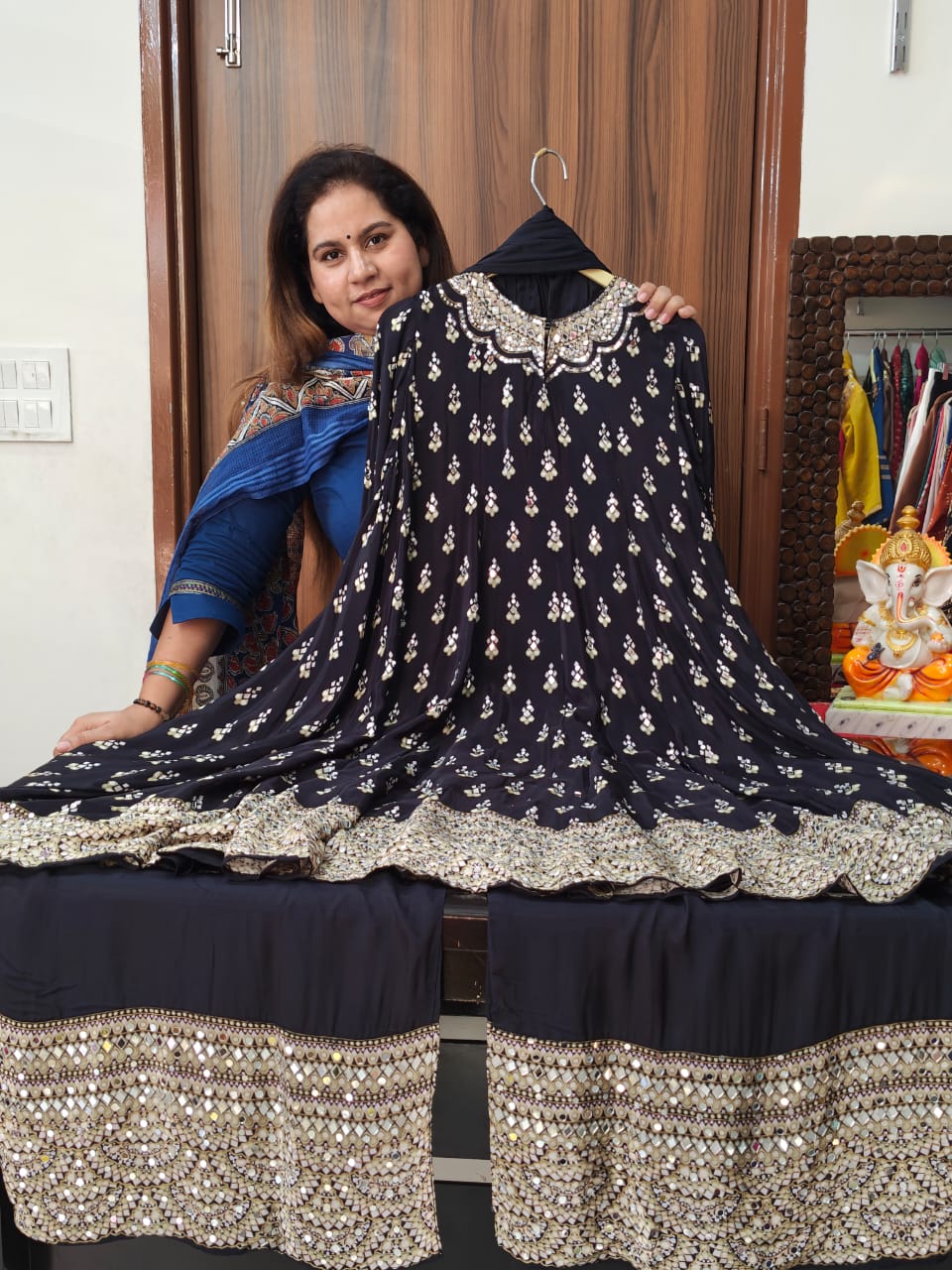 Inaaya black pure crape anarkali suit set (INCP 210)