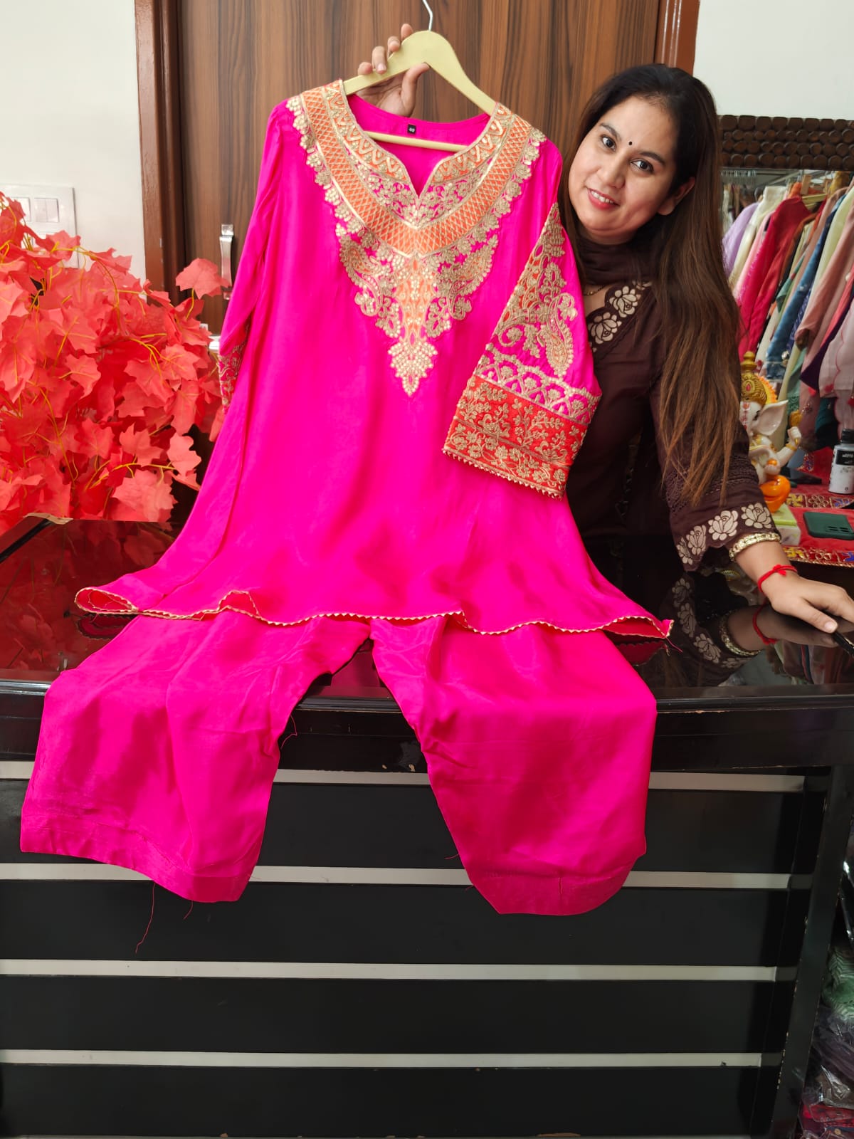 Inaaya neon pink crape farshi co-ord suit set (INCP 020)