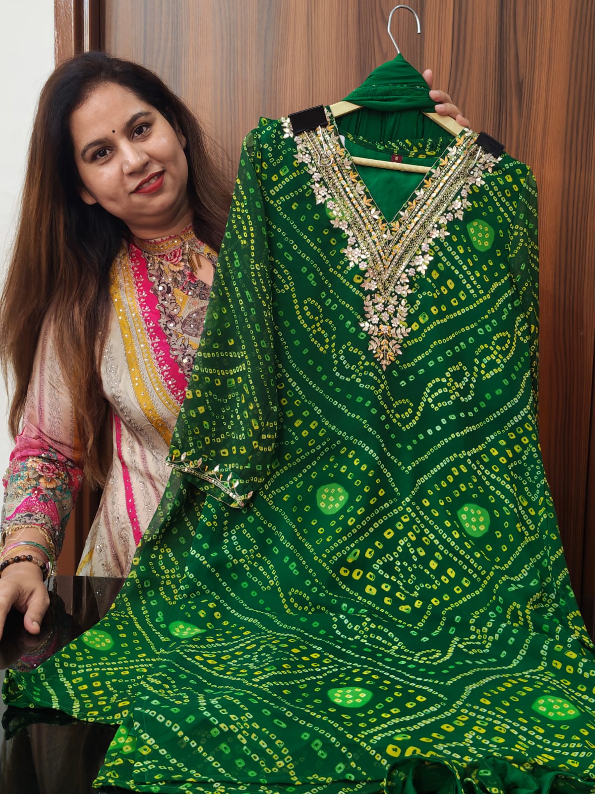 Inaaya green pure shiffon bandhani suit set (INCP 115)