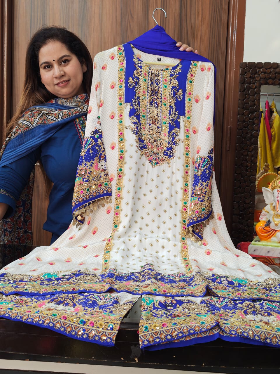 Inaaya floral pure crape suit set (INCP 208)