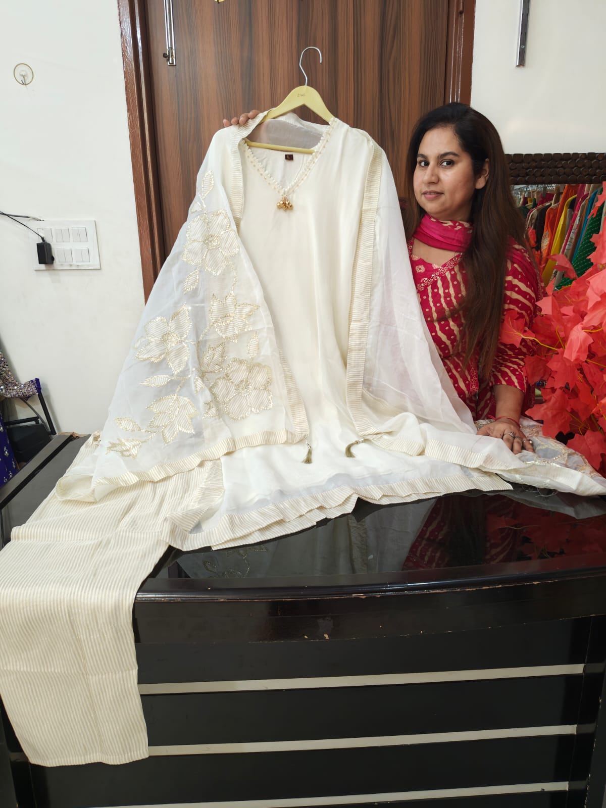 Inaaya Orgenza off white shade suit set (INCP 219)