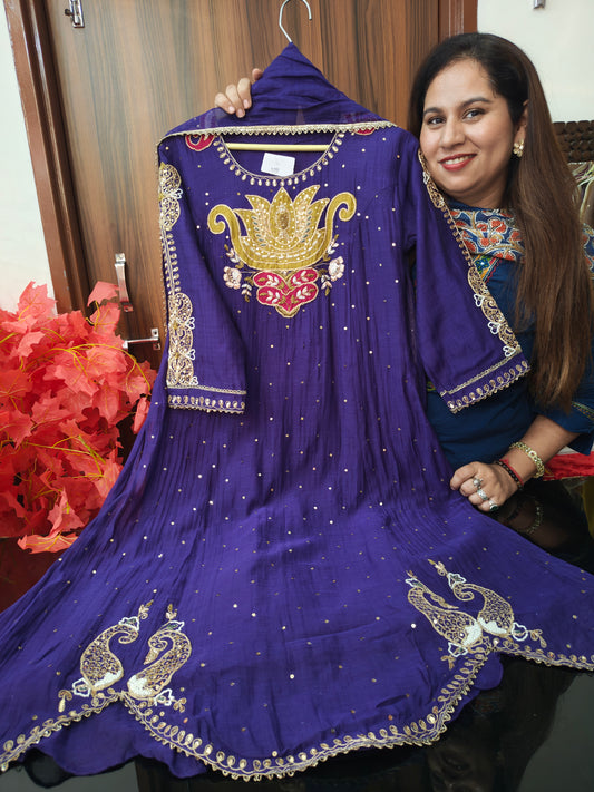Inaaya pure mul chunderi suit set (INCP 086)