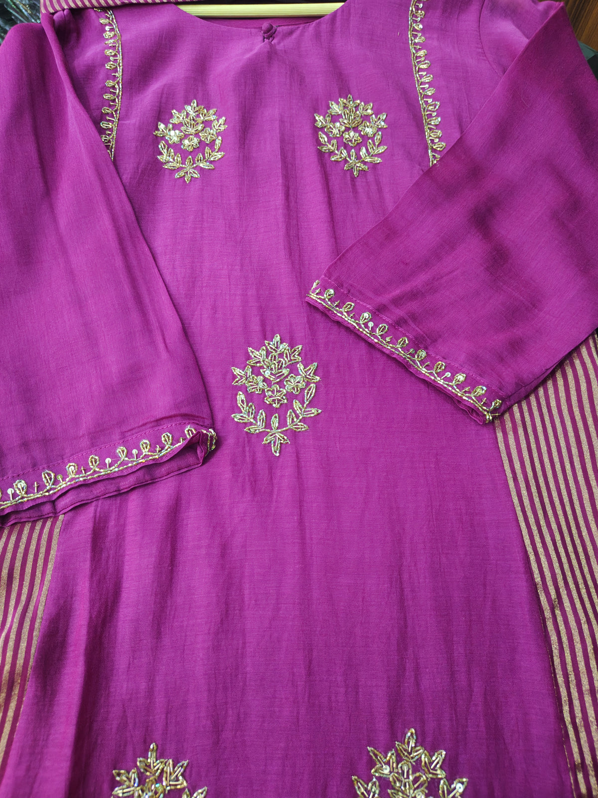 Inaaya pure mul chunderi suit set (INCP 080)