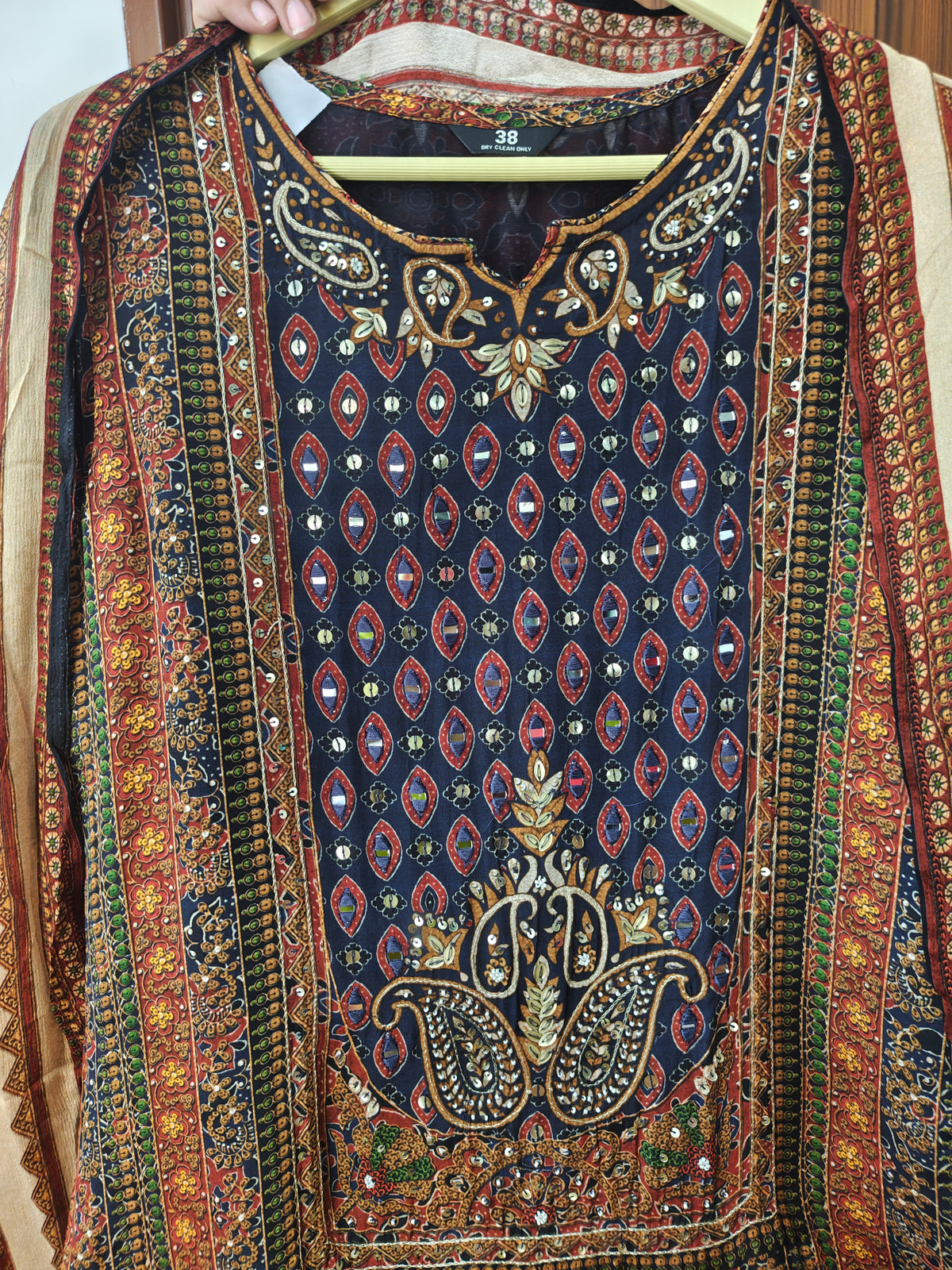 Inaaya pure mul chunderi suit set (INCP 075)