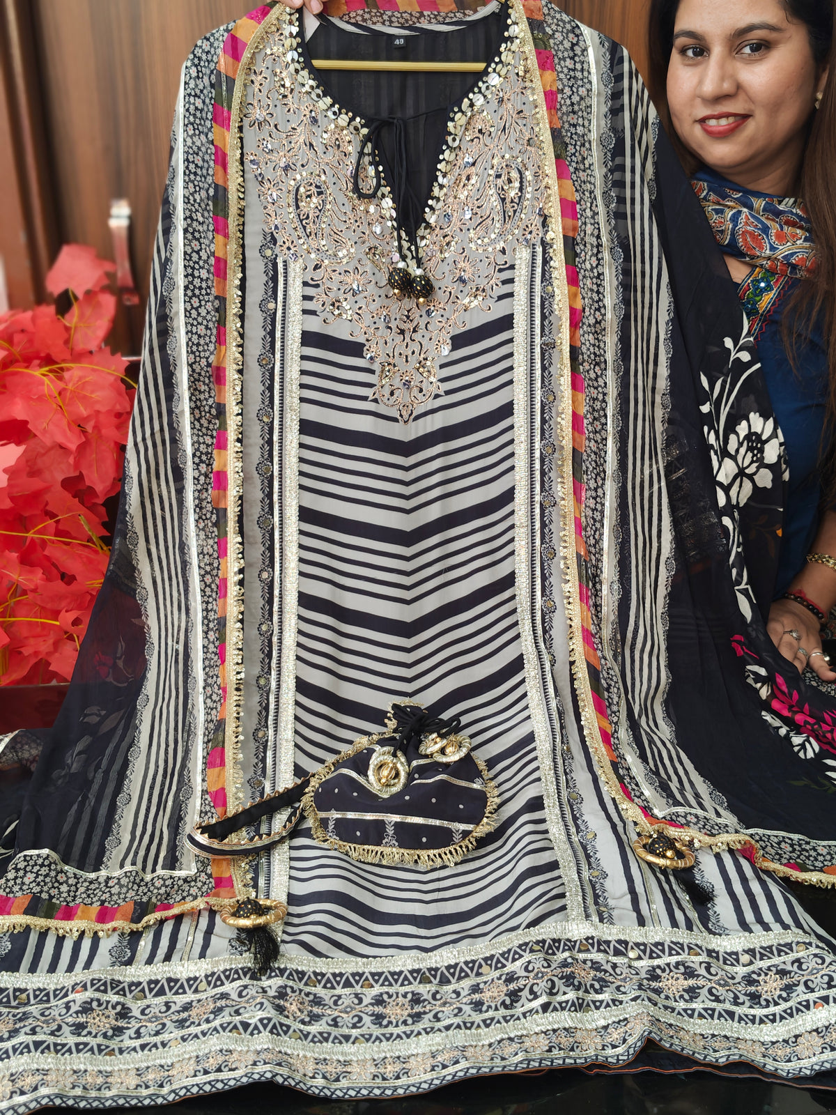 Inaaya pure mul chunderi suit set (INCP 084)