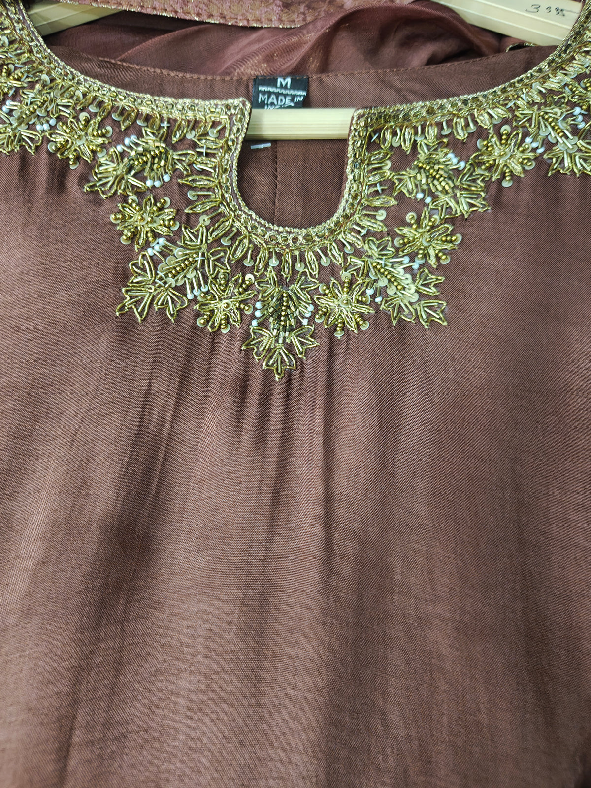 Inaaya pure mul chunderi suit set (INCP 082)