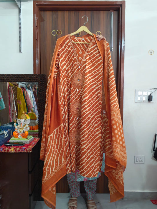 Inaaya Sunset Bandhani Grace Suit